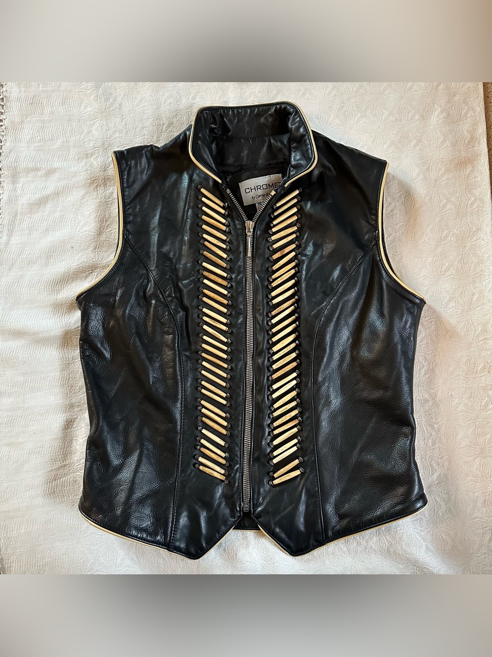 Vintage Chrome Carrie Basham USA Leather Biker Vest Wood Beaded Black 6 

Good u